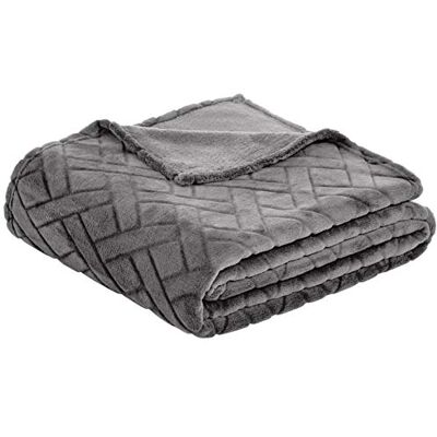 Szara kołdra Amazon Basics - blanket Szara kołdra Amazon Basics - blanket