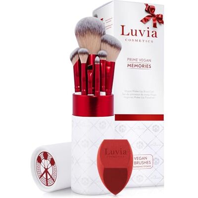 Luvia Cosmetics Profesjonalny zestaw pędzli do makijażu Luvia, pomysł na prezent, Prime Vegan Memories Velvet Red, Pearl, 7 pędzli do makijażu z pojemnikiem do przechowywania pędzli i gąbką do blendera // Prime Vegan Luvia Cosmetics Profesjonalny zestaw pędzli do makijażu Luvia, pomysł na prezent, Prime Vegan Memories Velvet Red, Pearl, 7 pędzli do makijażu z pojemnikiem do przechowywania pędzli i gąbką do blendera // Prime Vegan