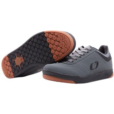 O'NEAL Buty do kolarstwa górskiego MTB Downhill Freeride Wegańskie Najwyższa równowaga pomiędzy przyczepnością a ułożeniem stopy, oddychające Pumps Flat V.22 Shoe Dorosły Szaro-czarny Rozmiar 43 O'NEAL Buty do kolarstwa górskiego MTB Downhill Freeride Wegańskie Najwyższa równowaga pomiędzy przyczepnością a ułożeniem stopy, oddychające Pumps Flat V.22 Shoe Dorosły Szaro-czarny Rozmiar 43