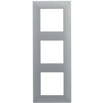 Legrand 398289 Rama potrójna z serii Niloé Step do montażu kompostowalnego Kolor nierdzewny Legrand 398289 Rama potrójna z serii Niloé Step do montażu kompostowalnego Kolor nierdzewny