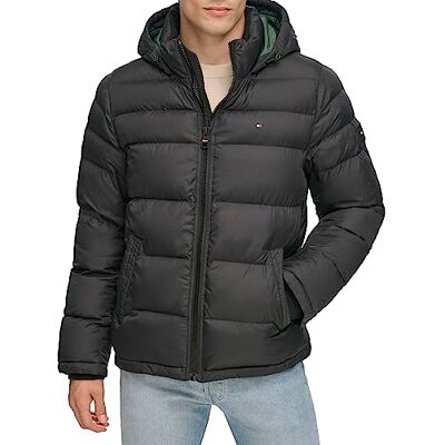 156AN122 Tommy Hilfiger Męska klasyczna kurtka puchowa z kapturem (standardowa i duża i wysoka) puchowa alternatywna odzież wierzchnia, Czarny, XXL 156AN122 Tommy Hilfiger Męska klasyczna kurtka puchowa z kapturem (standardowa i duża i wysoka) puchowa alternatywna odzież wierzchnia, Czarny, XXL