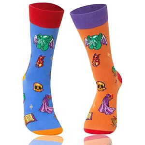 Fantasydice Novelty Gamer Socks Set Cthulhu and D&D Themed Funny Crew Socks (2 pary), niebieski i pomarańczowy., 41-45 EU Fantasydice Novelty Gamer Socks Set Cthulhu and D&D Themed Funny Crew Socks (2 pary), niebieski i pomarańczowy., 41-45 EU
