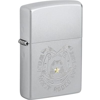 Zippo Wild West Cowboy Zapalniczka Sztormowa, Satynowy Chrom, Obrotowa Dwukolorowa, do Napełniania, Wielokrotnego Użytku, Wiatroodporna Konstrukcja, Pudełko na Prezent, Wykonano w USA, 540° Zippo Wild West Cowboy Zapalniczka Sztormowa, Satynowy Chrom, Obrotowa Dwukolorowa, do Napełniania, Wielokrotnego Użytku, Wiatroodporna Konstrukcja, Pudełko na Prezent, Wykonano w USA, 540°