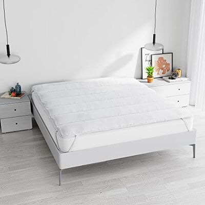 Italian Bed Linen Dwuosobowy topper 160 x 195 cm, elegancki, wyprodukowany we Włoszech, pikowany z gumkami dla maksymalnego komfortu Italian Bed Linen Dwuosobowy topper 160 x 195 cm, elegancki, wyprodukowany we Włoszech, pikowany z gumkami dla maksymalnego komfortu
