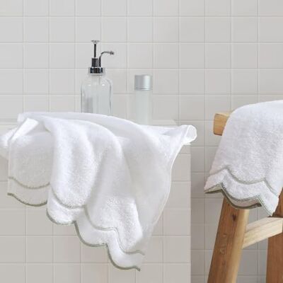 Peri Home 100% bawełniany ręcznik do rąk do łazienki, haftowany, miękki i chłonny, 500 GSM, 1 sztuka, 40 cm x 68 cm, biały z muszelką szałwiową Peri Home 100% bawełniany ręcznik do rąk do łazienki, haftowany, miękki i chłonny, 500 GSM, 1 sztuka, 40 cm x 68 cm, biały z muszelką szałwiową