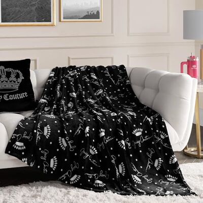 Juicy Couture Luksusowy koc narzuta na kanapę, 127 x 178 cm, królewski koc, pluszowy i przytulny koc, dekoracyjny koc na sofy, narzuty na krzesła i łóżka, czarny Juicy Couture Luksusowy koc narzuta na kanapę, 127 x 178 cm, królewski koc, pluszowy i przytulny koc, dekoracyjny koc na sofy, narzuty na krzesła i łóżka, czarny