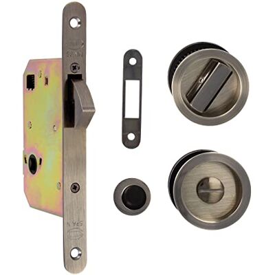 Amig Zamek wpuszczany Mod.611 z muletylą i klamką do drewnianych drzwi przesuwnych o grubości 35-40 mm Wejście: 50 mm Stal wykończona skórą Amig Zamek wpuszczany Mod.611 z muletylą i klamką do drewnianych drzwi przesuwnych o grubości 35-40 mm Wejście: 50 mm Stal wykończona skórą