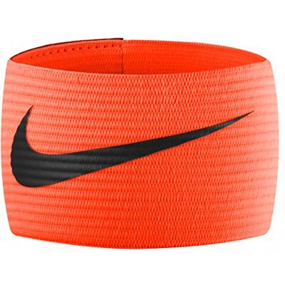 9038-124 Nike Piłka nożna ramię 2.0 opaska kapitana, pomarańczowa (Total Crimson/Black), jeden rozmiar 9038-124 Nike Piłka nożna ramię 2.0 opaska kapitana, pomarańczowa (Total Crimson/Black), jeden rozmiar