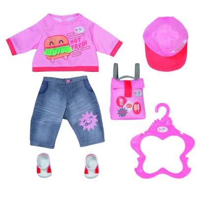 BABY born Snack Shop strój z czapką, butami i plecakiem dla lalek 43 cm Czapka, buty i plecak, strój dla lalek 43 cm BABY born Snack Shop strój z czapką, butami i plecakiem dla lalek 43 cm Czapka, buty i plecak, strój dla lalek 43 cm