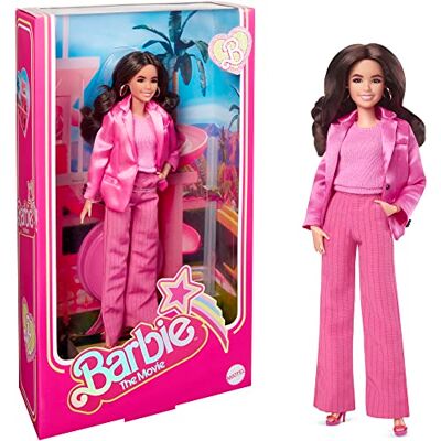 Barbie Lalka The Movie, kolekcjonerska Gloria w trzyczęściowym różowym kombinezonie z paskami na obcasach i złotymi kolczykami HPJ98 Barbie Lalka The Movie, kolekcjonerska Gloria w trzyczęściowym różowym kombinezonie z paskami na obcasach i złotymi kolczykami HPJ98