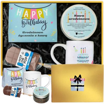 Cup&You BOX URODZINOWY Z KAWĄ, zestaw zawiera: kawę urodzinową, lizaka z mlecznej czekolady oraz kubek urodzinowy - idealny kosz prezentowy na prezent podar.. Cup&You BOX URODZINOWY Z KAWĄ, zestaw zawiera: kawę urodzinową, lizaka z mlecznej czekolady oraz kubek urodzinowy - idealny kosz prezentowy na prezent podar..
