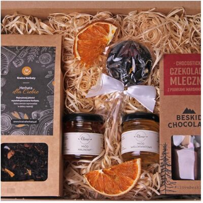 Kraina Herbaty BOX ZESTAW PREZENTOWY Prezent Herbata Chocostick Miód Lizak Herbaciany Kraina Herbaty BOX ZESTAW PREZENTOWY Prezent Herbata Chocostick Miód Lizak Herbaciany
