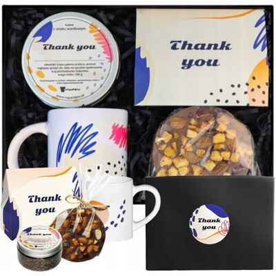Cup&You Zestaw prezentowy box 'THANK YOU' z kawami smakowymi kubkiem i czekoladą z bakaliami - podziękowanie prezent upominek dla kobiety faceta niej niego Cup&You Zestaw prezentowy box 'THANK YOU' z kawami smakowymi kubkiem i czekoladą z bakaliami - podziękowanie prezent upominek dla kobiety faceta niej niego