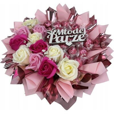 nieznany producent ZESTAW PREZENTOWY BUKIET RÓŻ LINDT DZIEŃ KOBIET MATKI ROCZNICA URODZINY 18 nieznany producent ZESTAW PREZENTOWY BUKIET RÓŻ LINDT DZIEŃ KOBIET MATKI ROCZNICA URODZINY 18