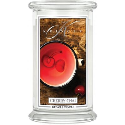 Świeca zapachowa Kringle Candle Cherry Chai, duży, klasyczny słoik, 623g z 2 knotami Świeca zapachowa Kringle Candle Cherry Chai, duży, klasyczny słoik, 623g z 2 knotami