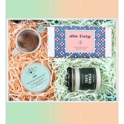 Cup&You Zestaw prezentowy dla taty Silny Tata. Zestaw 20 kaw 20x10g o różnych smakach, zielona herbata Siła 150g, pachnąca świeca sojowa CHATA DRWALA i nier.. Cup&You Zestaw prezentowy dla taty Silny Tata. Zestaw 20 kaw 20x10g o różnych smakach, zielona herbata Siła 150g, pachnąca świeca sojowa CHATA DRWALA i nier..