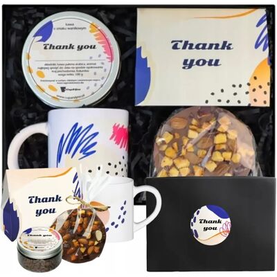 Cup&You Zestaw Prezentowy Box 'Thank You' Z Kawami Smakowymi Kubkiem I Czekoladą Z Bakaliami - Podziękowanie Prezent Upominek Dla Kobiety Faceta Niej Niego Cup&You Zestaw Prezentowy Box 'Thank You' Z Kawami Smakowymi Kubkiem I Czekoladą Z Bakaliami - Podziękowanie Prezent Upominek Dla Kobiety Faceta Niej Niego