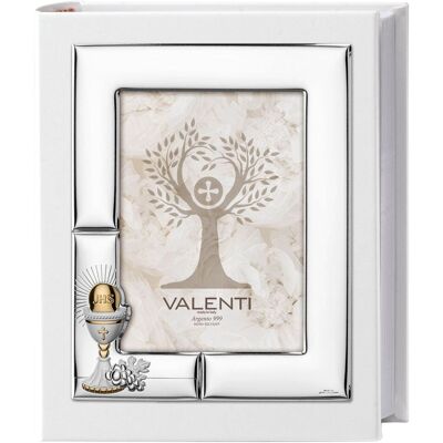 Valenti Album komunijny na zdjęcia do wklejania na 30 zdjęć z ramką z przodu Rozmiar: 25x30 cm SKU: VL53597/3 Valenti Album komunijny na zdjęcia do wklejania na 30 zdjęć z ramką z przodu Rozmiar: 25x30 cm SKU: VL53597/3