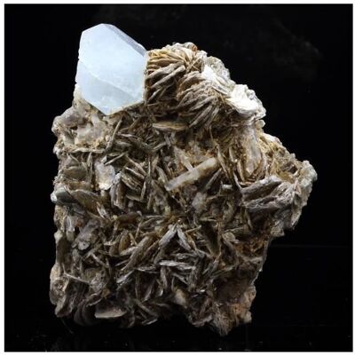 Inny producent Kamienie i minerały. Akwamaryn + Mika. 735,5 centów. Nagar, Gilgit-Baltistan, Pakistan. Inny producent Kamienie i minerały. Akwamaryn + Mika. 735,5 centów. Nagar, Gilgit-Baltistan, Pakistan.
