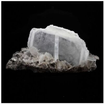 A Bijoux Kamienie i minerały. Baryt. 219,5 centów. La Mure, Isère, Francja.. A Bijoux Kamienie i minerały. Baryt. 219,5 centów. La Mure, Isère, Francja..