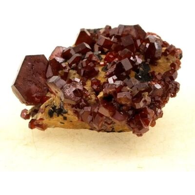 Inny producent Kamienie i minerały. Wanadynit. 94,0 ct. Mibladen, Maroko. Inny producent Kamienie i minerały. Wanadynit. 94,0 ct. Mibladen, Maroko.