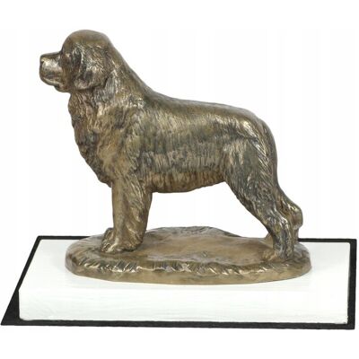 ART Nowofundland, Nowofoundland, Wodołaz - statuetka psa, figurka na białej pod ART Nowofundland, Nowofoundland, Wodołaz - statuetka psa, figurka na białej pod
