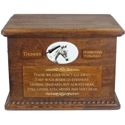 Sport irlandzki - skrzynia pamiątkowa konia, personalizowana skrzynia ze zdjęciem, duże pudełko na końskie pamiątki marki Art-Dog Sport irlandzki - skrzynia pamiątkowa konia, personalizowana skrzynia ze zdjęciem, duże pudełko na końskie pamiątki marki Art-Dog