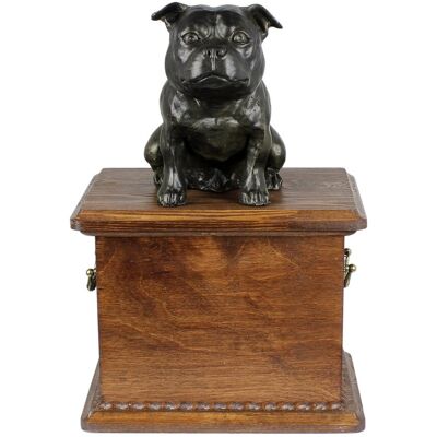 ART Staffordshire Bull Terrier, Staffik, Staffi - skrzynia pamiątkowa psa, drewniana skrzynia z psią sylwetką, klasyczna skrzynia na psie pamiątki marki.. ART Staffordshire Bull Terrier, Staffik, Staffi - skrzynia pamiątkowa psa, drewniana skrzynia z psią sylwetką, klasyczna skrzynia na psie pamiątki marki..
