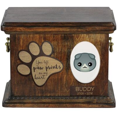 Szkocki fold - skrzynia pamiątkowa kota, personalizowana skrzynia, pamiątkowe pudełko na kocie pamiątki marki Art-Dog Szkocki fold - skrzynia pamiątkowa kota, personalizowana skrzynia, pamiątkowe pudełko na kocie pamiątki marki Art-Dog