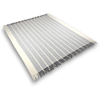 Indygosklep.pl Koc Wełniany W Pasy Odcienie Szarości Z Frędzlami 155X200 Narzuta Pled T1 Indygo Indygosklep.pl Koc Wełniany W Pasy Odcienie Szarości Z Frędzlami 155X200 Narzuta Pled T1 Indygo
