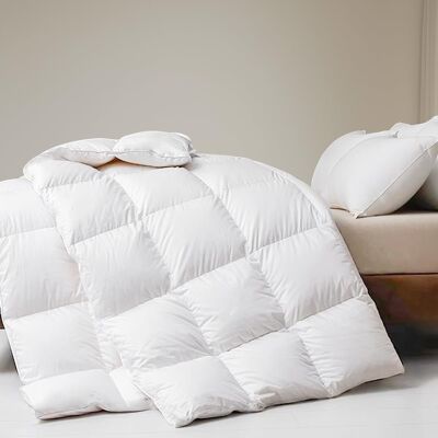 Inny producent Lekka Kołdra Puchowa Letnia 155x220 cm Bawełniana na Lato Oeko-Tex Biała Inny producent Lekka Kołdra Puchowa Letnia 155x220 cm Bawełniana na Lato Oeko-Tex Biała