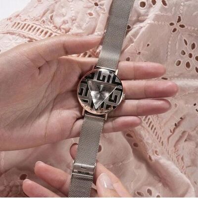 Guess Iconic zegarek damski srebrny na bransolecie GW0527L1 Guess Iconic zegarek damski srebrny na bransolecie GW0527L1