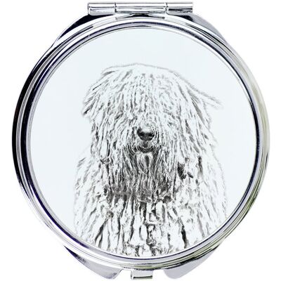 Komondor - lusterko kieszonkowe z psem, personalizowane lusterko do torebki, kompaktowe lusterko z nadrukiem marki Art-Dog Komondor - lusterko kieszonkowe z psem, personalizowane lusterko do torebki, kompaktowe lusterko z nadrukiem marki Art-Dog