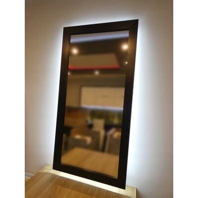 Fabryka Luster Lustro w ramie MDF podświetlane LED 140x60 czarne Fabryka Luster Lustro w ramie MDF podświetlane LED 140x60 czarne