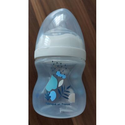 Butelka DODIE idealna dla dzieci z dziurkami przeciw kolkom 150 ml 0-6 mes Butelka DODIE idealna dla dzieci z dziurkami przeciw kolkom 150 ml 0-6 mes