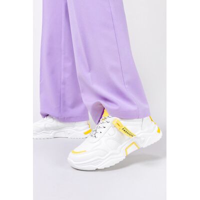 Białe sneakersy na platformie damskie buty sportowe sznurowane Casu 12-11-21-WY-39 Białe sneakersy na platformie damskie buty sportowe sznurowane Casu 12-11-21-WY-39