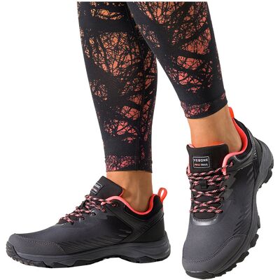 Ciemnoszare Buty Trekkingowe Damskie Buty Sportowe Softshell Na Bieżnikowanej Podeszwie Koralowe Wstawki Sznurowane Carla Ey0976-6-37 Ciemnoszare Buty Trekkingowe Damskie Buty Sportowe Softshell Na Bieżnikowanej Podeszwie Koralowe Wstawki Sznurowane Carla Ey0976-6-37