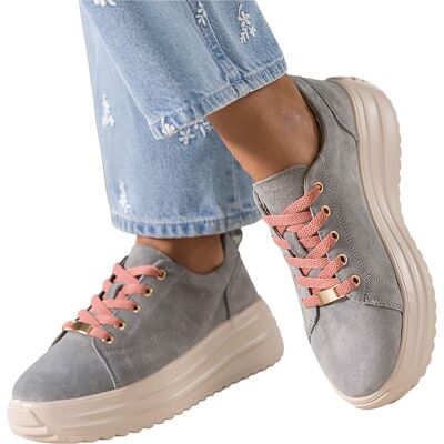 Szare Sneakersy Skórzane Damskie Creepersy Na Platformie Przy Sznurówkach Złote Ozdoby Carla 7559-4-40 Szare Sneakersy Skórzane Damskie Creepersy Na Platformie Przy Sznurówkach Złote Ozdoby Carla 7559-4-40