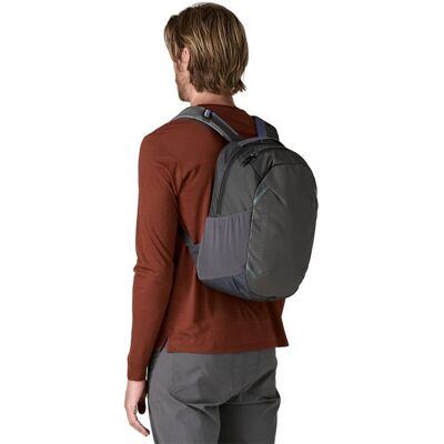 Patagonia Plecak Miejski Atom Day Pack 24L Szary/Niebieski Patagonia Plecak Miejski Atom Day Pack 24L Szary/Niebieski