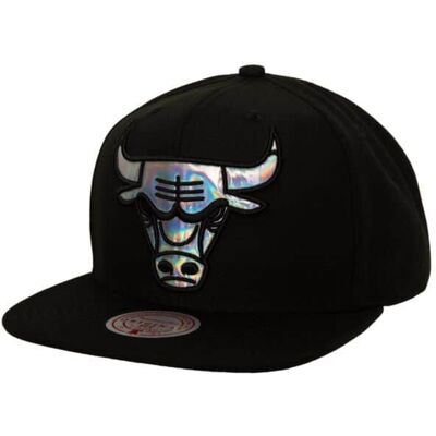 Czapka Z Daszkiem Mitchell & Ness Nba Iridescent Xl Logo Chicago Bulls Czapka Z Daszkiem Mitchell & Ness Nba Iridescent Xl Logo Chicago Bulls