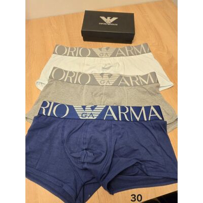 Giorgio Armani Męska bielizna, bokserki rozmiar XL nowe 3 sztuki (30) Giorgio Armani Męska bielizna, bokserki rozmiar XL nowe 3 sztuki (30)
