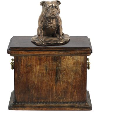 Staffordshire Bull Terrier, Staffik, Staffi - skrzynia pamiątkowa psa, skrzynia ze statuetką, elegancka skrzynia w klasycznym stylu marki Art-Dog Staffordshire Bull Terrier, Staffik, Staffi - skrzynia pamiątkowa psa, skrzynia ze statuetką, elegancka skrzynia w klasycznym stylu marki Art-Dog