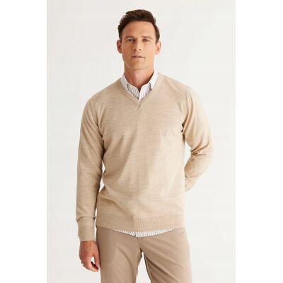 Inny producent SWETER MĘSKI BEŻOWY W KLASYCZNYM STYLU Z DEKOLTEM V 2XL 5GA* Inny producent SWETER MĘSKI BEŻOWY W KLASYCZNYM STYLU Z DEKOLTEM V 2XL 5GA*