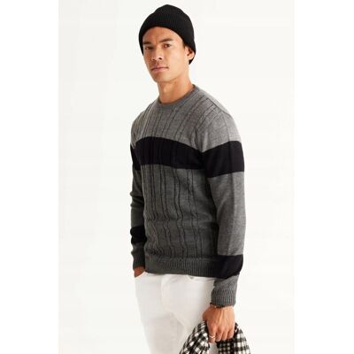 Inny producent SWETER MĘSKI SZARY W PASKI Z WARKOCZOWYM SZEWEM L 5GA* Inny producent SWETER MĘSKI SZARY W PASKI Z WARKOCZOWYM SZEWEM L 5GA*