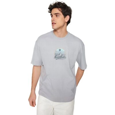 Inny producent TRENDYOL MAN MĘSKI T-SHIRT SZARY Z NADRUKIEM GÓRY OKRĄGŁY DEKOLT XS 5DA Inny producent TRENDYOL MAN MĘSKI T-SHIRT SZARY Z NADRUKIEM GÓRY OKRĄGŁY DEKOLT XS 5DA