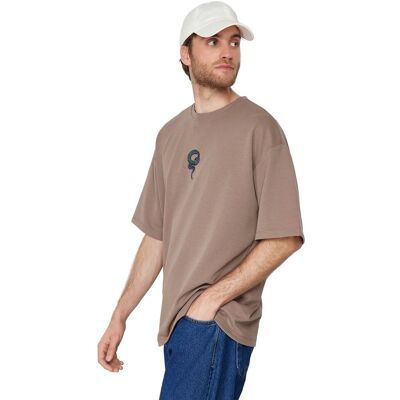 TRENDYOL MAN MĘSKI T-SHIRT Z OKRĄGŁYM DEKOLTEM I NASZYWKĄ WZÓR WĄŻ M 5DA TRENDYOL MAN MĘSKI T-SHIRT Z OKRĄGŁYM DEKOLTEM I NASZYWKĄ WZÓR WĄŻ M 5DA
