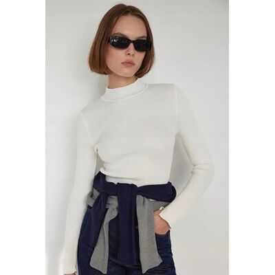 Inny producent BIAŁY SWETER DAMSKI Z GOLFEM Z WISKOZY DOPASOWANY XS 5GA* Inny producent BIAŁY SWETER DAMSKI Z GOLFEM Z WISKOZY DOPASOWANY XS 5GA*