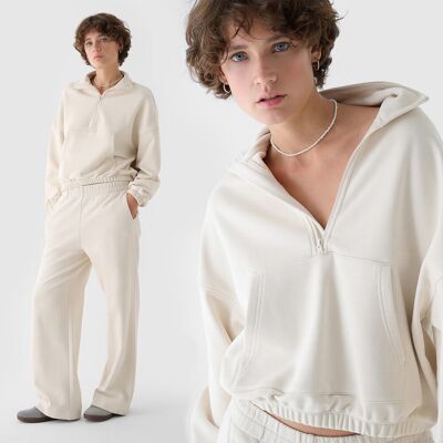 Bluza Dresowa Damska 4F Bez Kaptura Ze Stójką Beżowa 4FRAW24TSWSF1824 XL Beżowy Bluza Dresowa Damska 4F Bez Kaptura Ze Stójką Beżowa 4FRAW24TSWSF1824 XL Beżowy