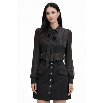 Inny producent GUESS CZARNA KOSZULA Z WIĄZANIEM ORAZ PIONOWYM PRĄŻKIEM S 1I3A Inny producent GUESS CZARNA KOSZULA Z WIĄZANIEM ORAZ PIONOWYM PRĄŻKIEM S 1I3A