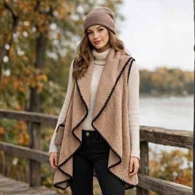 PINK BOX Kamizelka narzutka damska baranek teddy beżowa elegancka z szerokim kołnierzem Uni PINK BOX Kamizelka narzutka damska baranek teddy beżowa elegancka z szerokim kołnierzem Uni